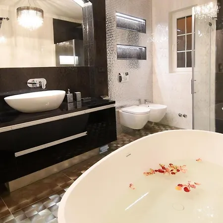 Maelynn Opatija With Heated Pool And Sea View * Rubesi