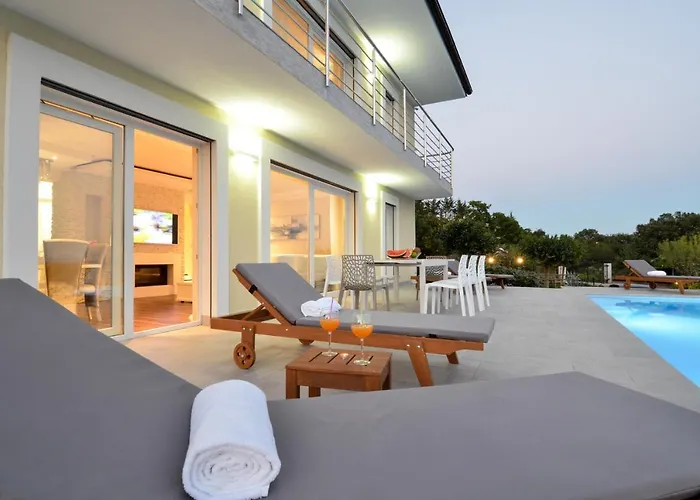 Maelynn Opatija With Heated Pool And Sea View * Rubesi