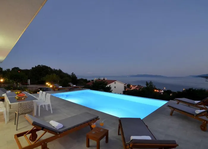 Maelynn Opatija With Heated Pool And Sea View וילה Rubesi