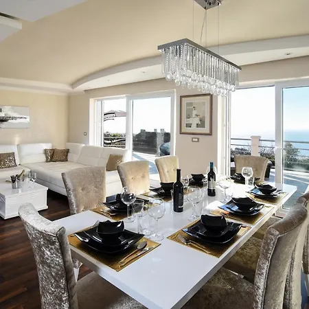 Vila Maelynn Opatija With Heated Pool And Sea View Rubesi