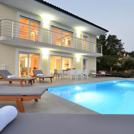 Maelynn Opatija With Heated Pool And Sea View Vila Rubesi
