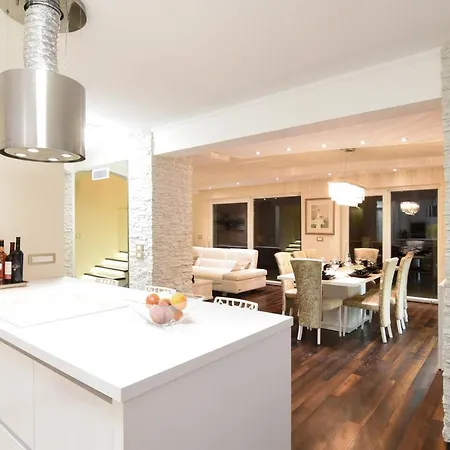 Maelynn Opatija With Heated Pool And Sea View Vila