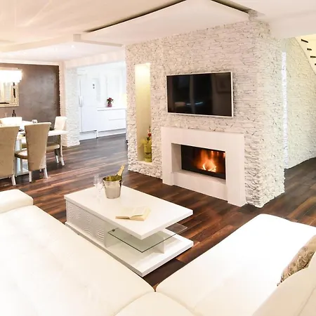 Maelynn Opatija With Heated Pool And Sea View Vila Rubesi