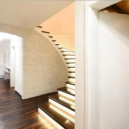 Vila Maelynn Opatija With Heated Pool And Sea View Rubesi