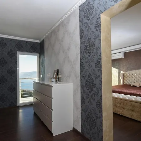 Vila Maelynn Opatija With Heated Pool And Sea View Rubesi