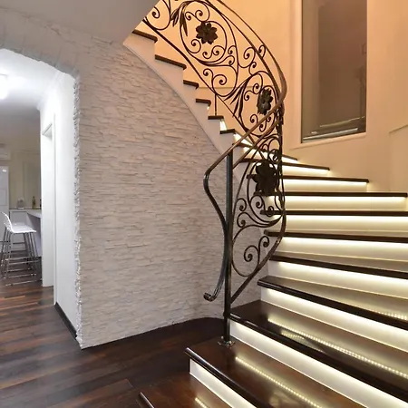 Maelynn Opatija With Heated Pool And Sea View Vila