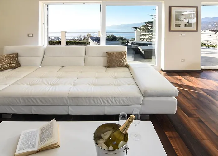 Maelynn Opatija With Heated Pool And Sea View