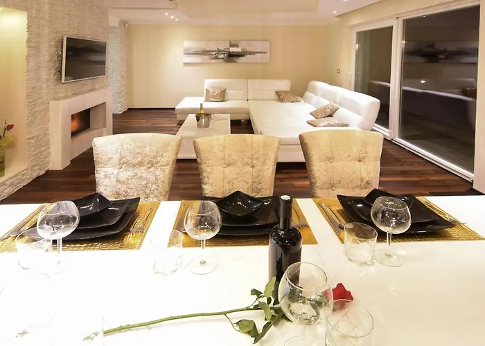 Βίλα Maelynn Opatija With Heated Pool And Sea View Rubesi