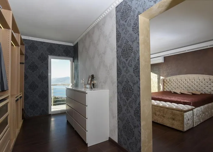 Βίλα Maelynn Opatija With Heated Pool And Sea View Rubesi