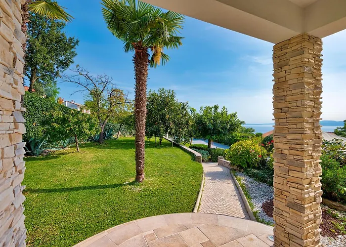 Βίλα Maelynn Opatija With Heated Pool And Sea View