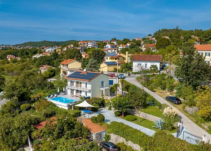 Maelynn Opatija With Heated Pool And Sea View Rubesi